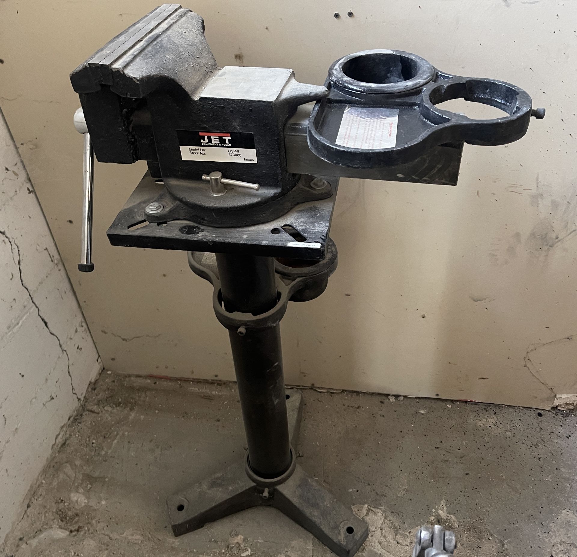 JET 0SV8 VISE COMMERCIAL ON STAND WITH EXTRA TRAY UNIT