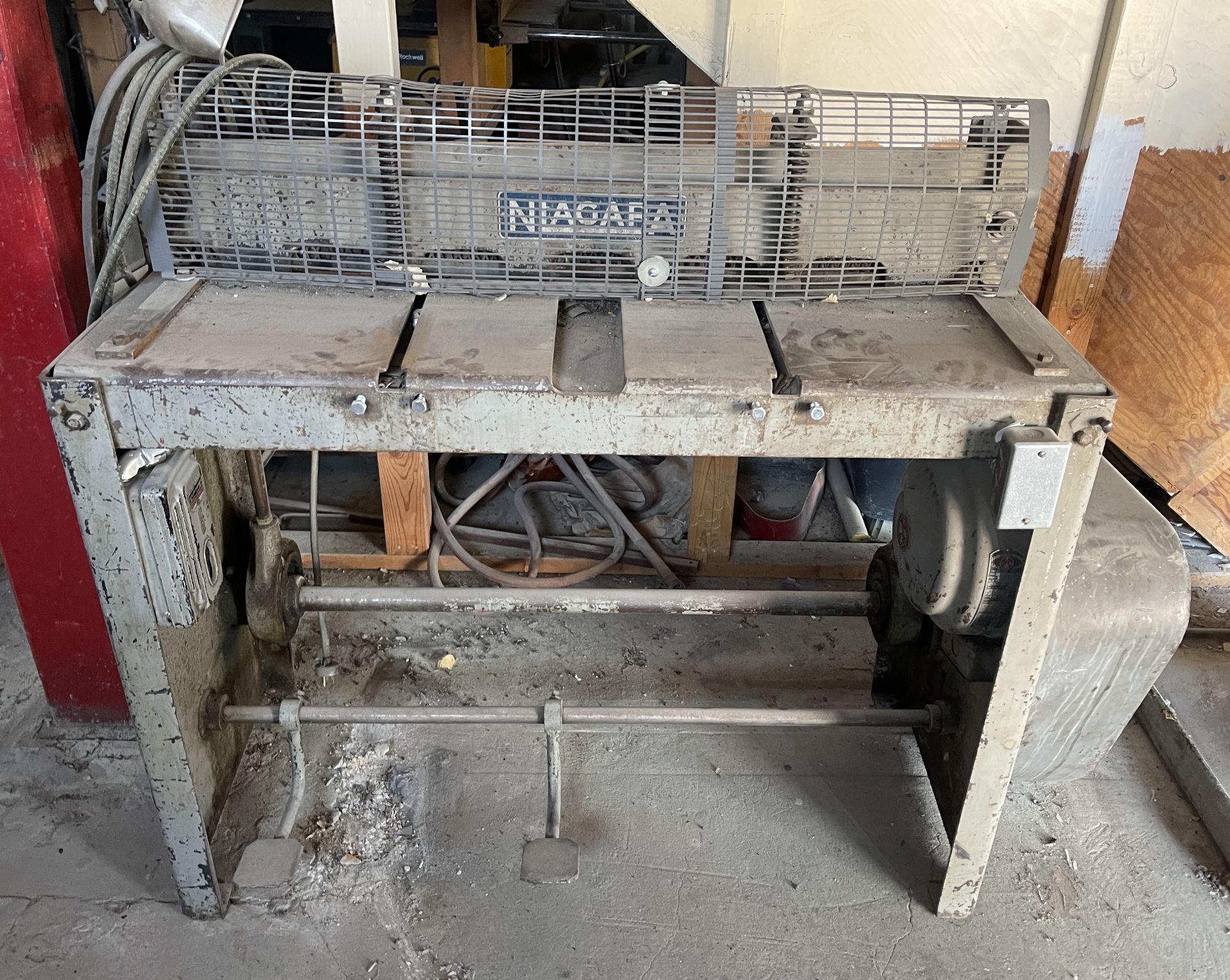 NIAGARA SHEET METAL SHEAR WORKING INDUSTRIAL MACHINE