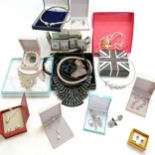 Qty of boxed costume jewellery inc Butler & Wilson (x3), Honora pearl earrings, Diamonique etc