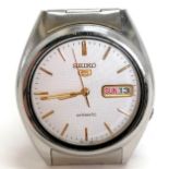 Seiko 5 automatic Gents day / date wristwatch in stainless steel with exhibition glass back - 34mm