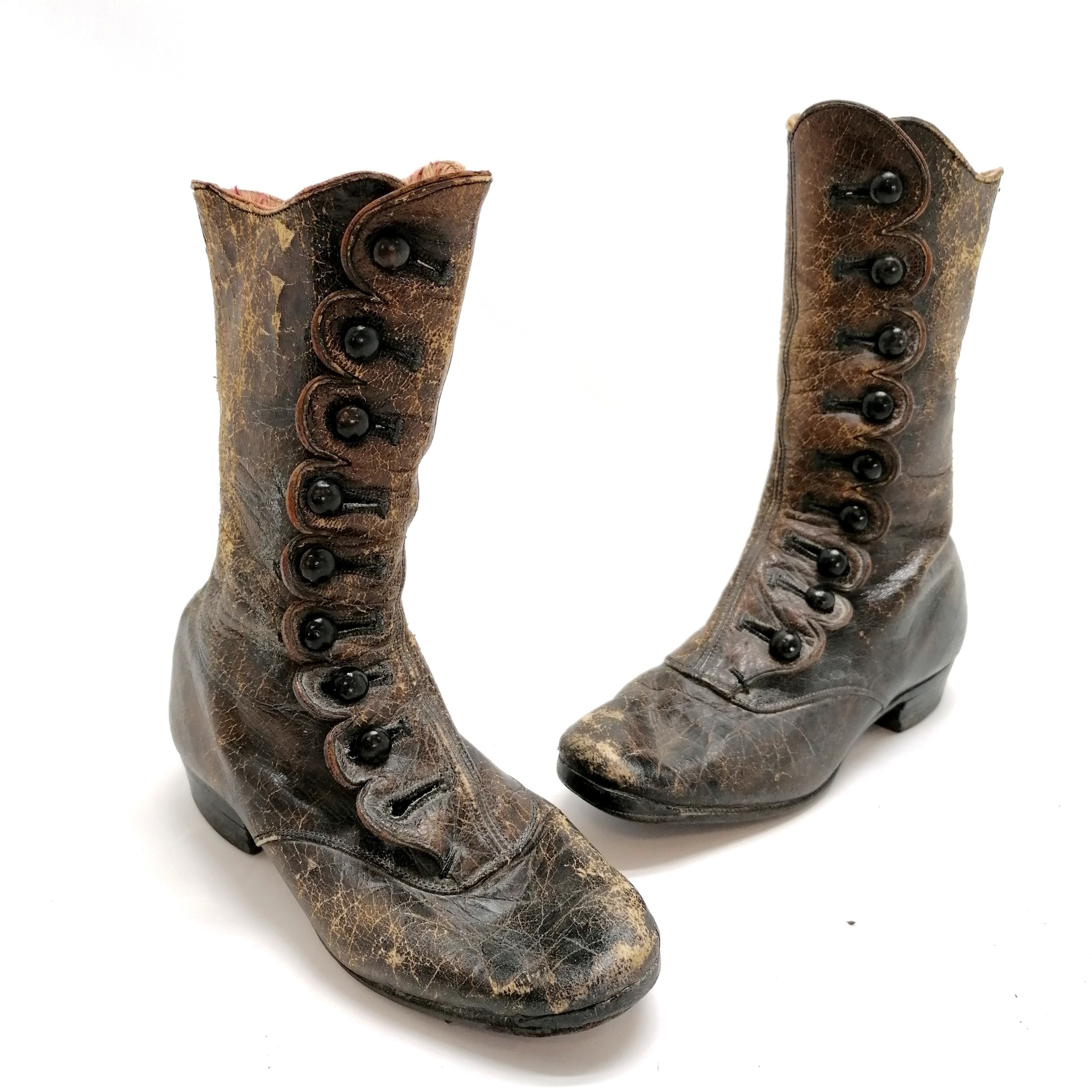 Pair of Victorian child leather boots with button closure - 16cm long 19cm high Condition report1