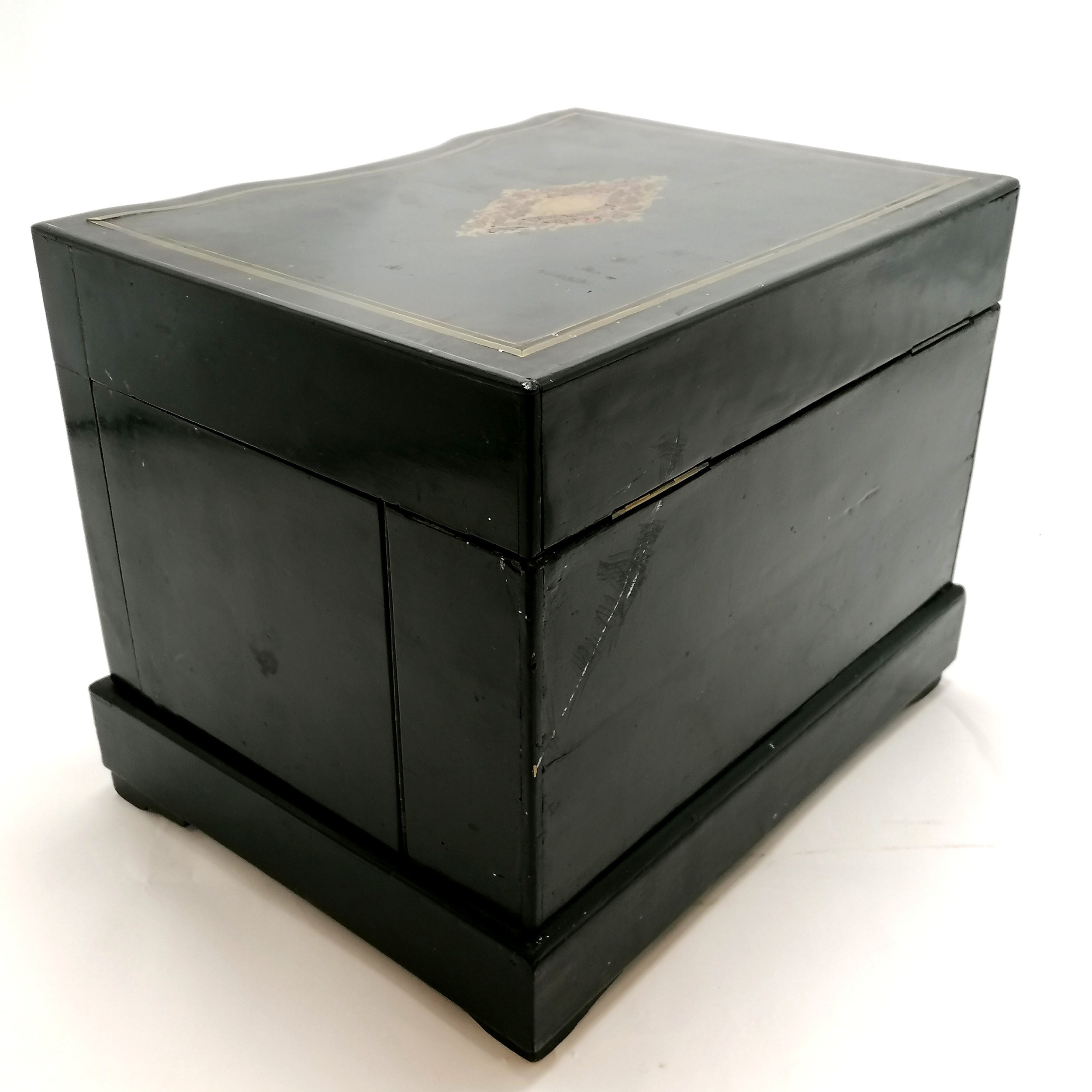 Antique decanter box ebonised boule work with original key - 34cm wide 27cm high 25cm deep Condition - Image 4 of 6