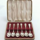 Cased set of Viner's silver coffee spoons in a red fitted case - 52g