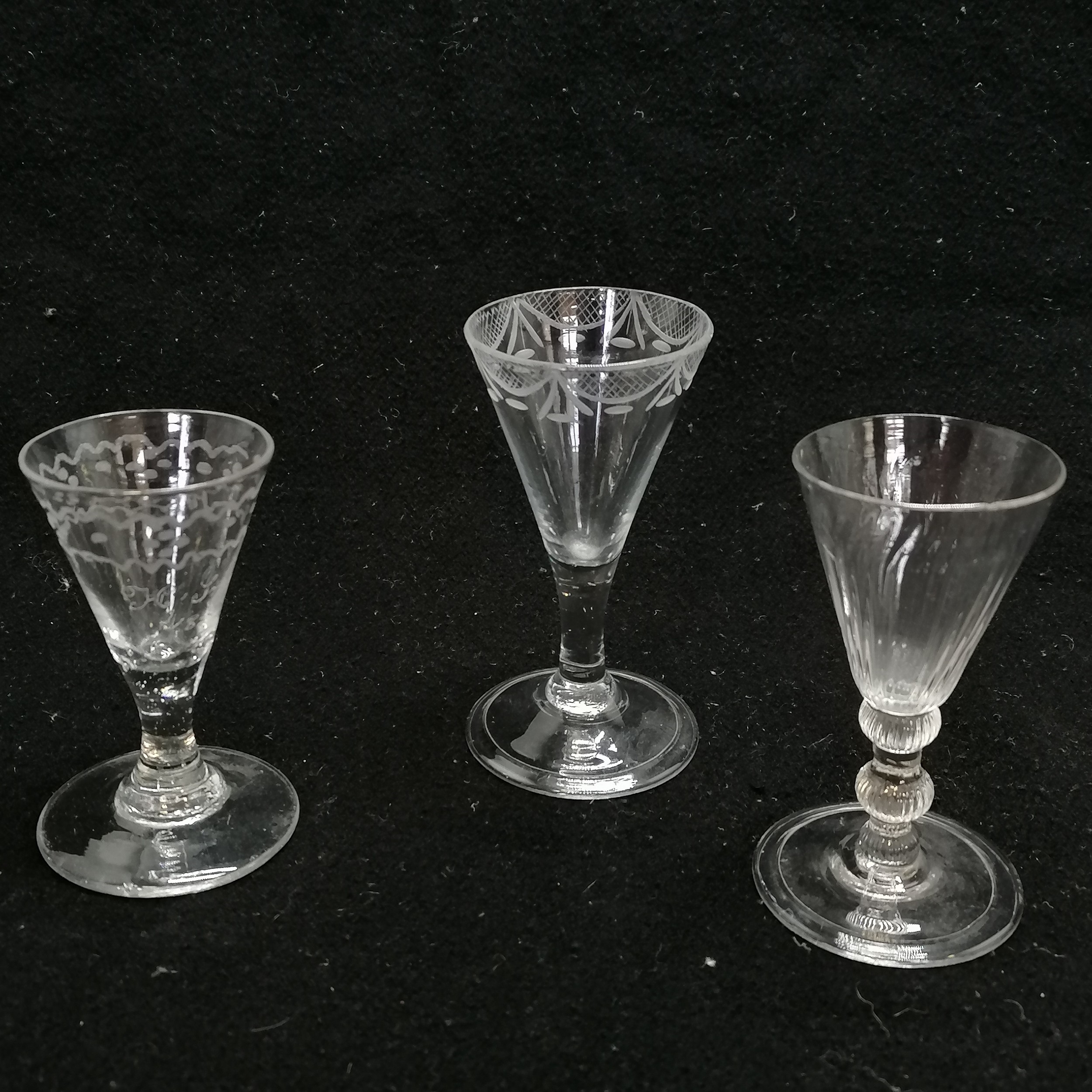 8 antique glasses inc pair of 10cm high liqueur glasses, 2 with folded foot rim T/W a toastmaster's - Image 5 of 7