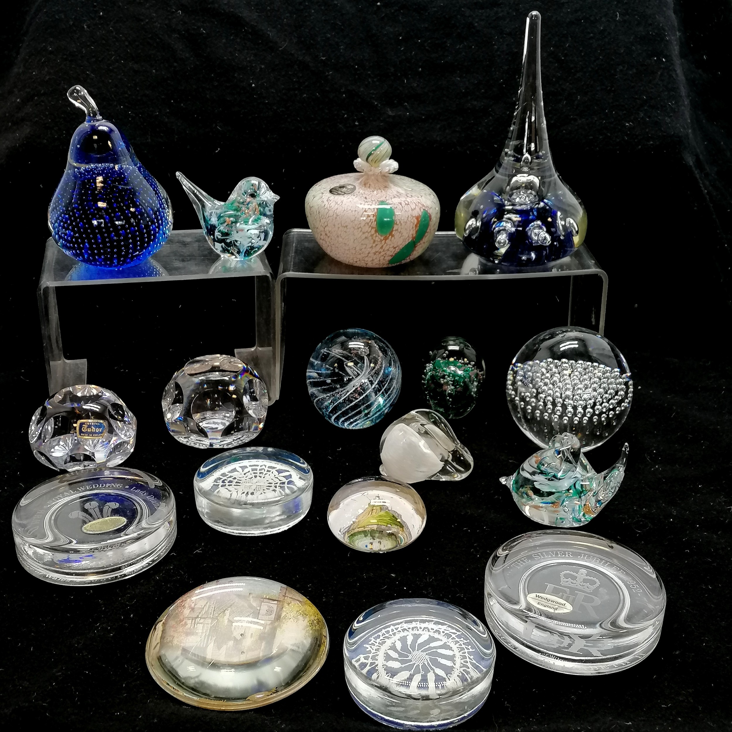 Qty of paperweights inc 2 x Caithness Inferno, Wedgwood, Guernsey bottle with stopper etc - Image 2 of 2