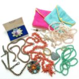 Qty of misc jewellery inc twig coral, sporting tie slides, pearls, vintage dress clip etc