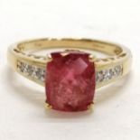 14ct hallmarked gold pink tourmaline & diamond (6) ring - size S & 4.1g total weight