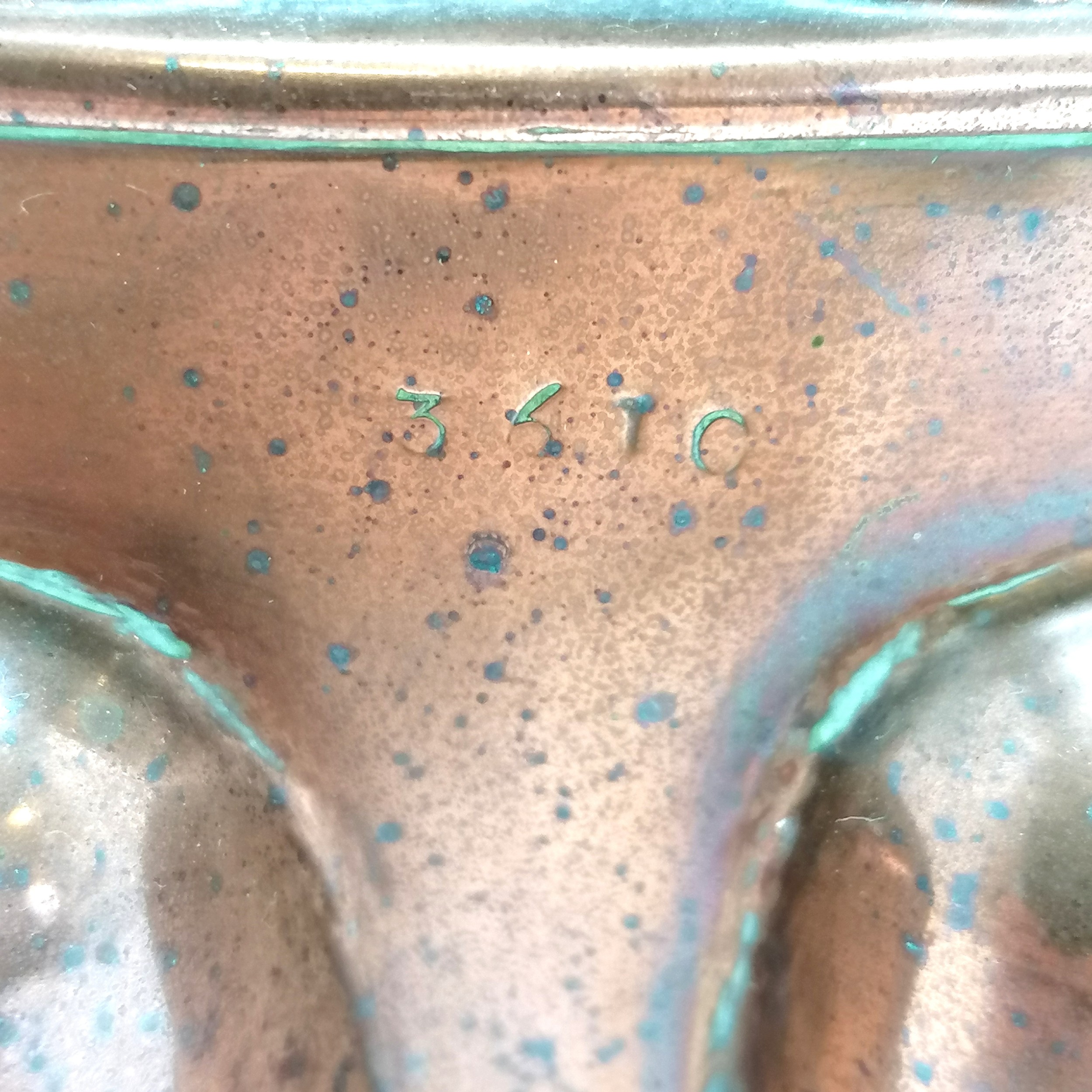 Antique copper jelly mould stamped 361C - 21cm across & 15.5cm high Condition reportSome dents - Image 4 of 5