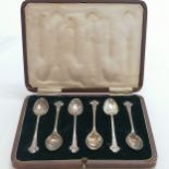 Cased set of silver coffee spoons with plume of feather detail in a fitted box - 44g