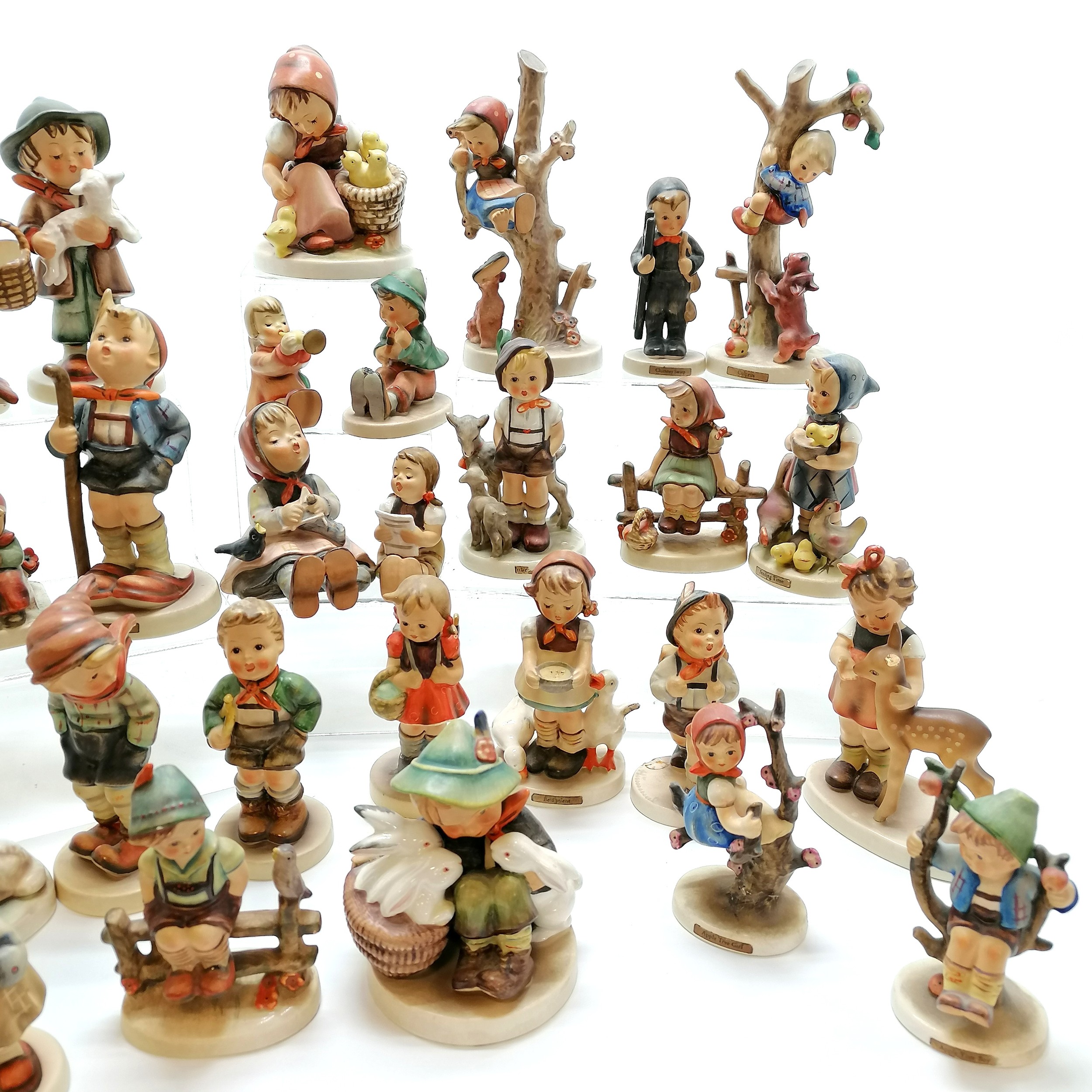 Collection / lot (29) of Hummel & Goebel figurines - some still have original labels Condition - Image 4 of 4