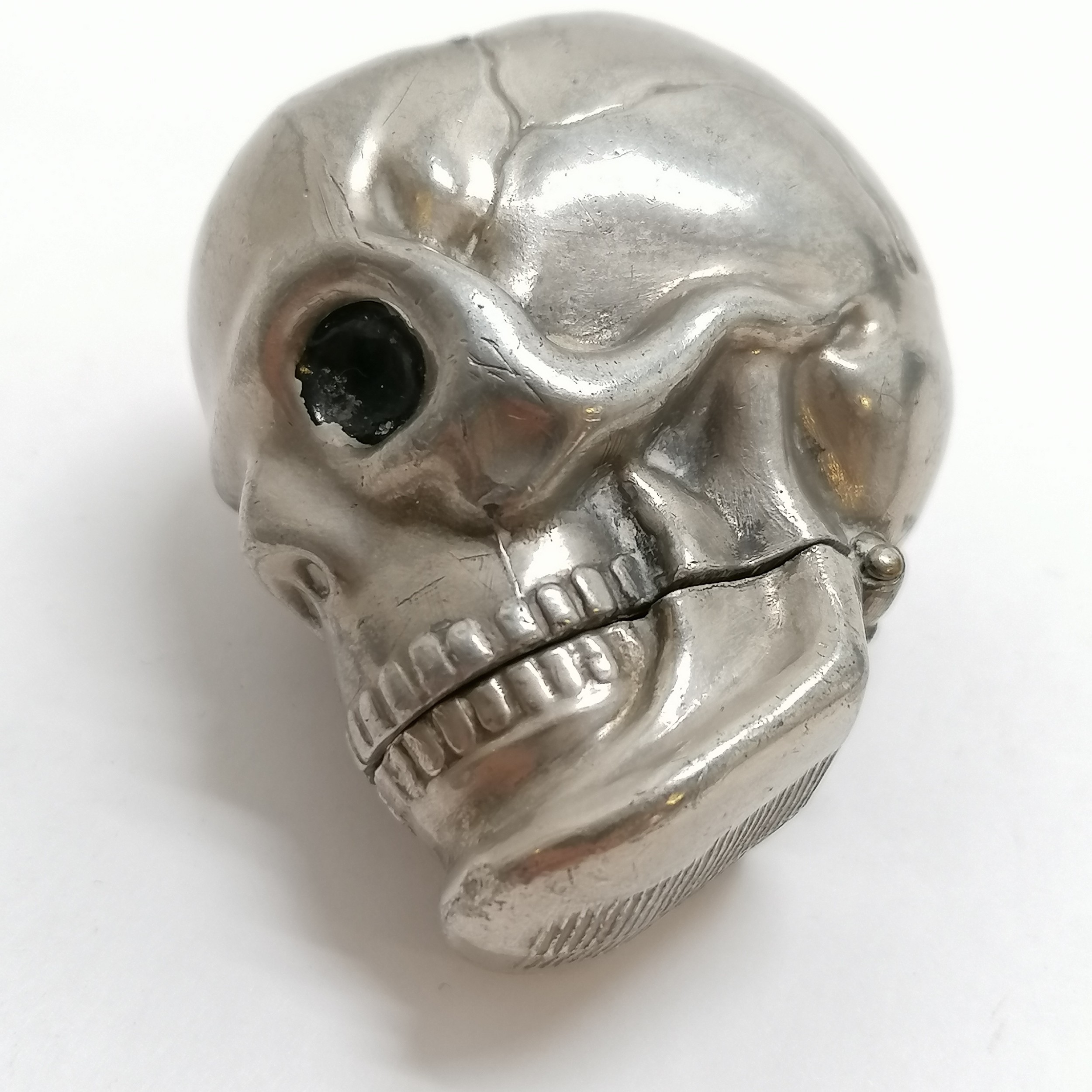 Novelty white metal vesta/match safe skull 5cm high Condition reportIn good used condition. Eye - Image 4 of 4