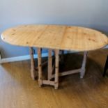 Pine drop flap table open 153cm x 92cm) (closed 58cm x 75cm high) Condition reportIn good used