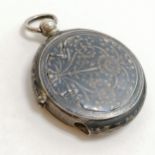 Antique unmarked silver niello vesta/match safe decorated with flowers 5cm diameter & 51g total