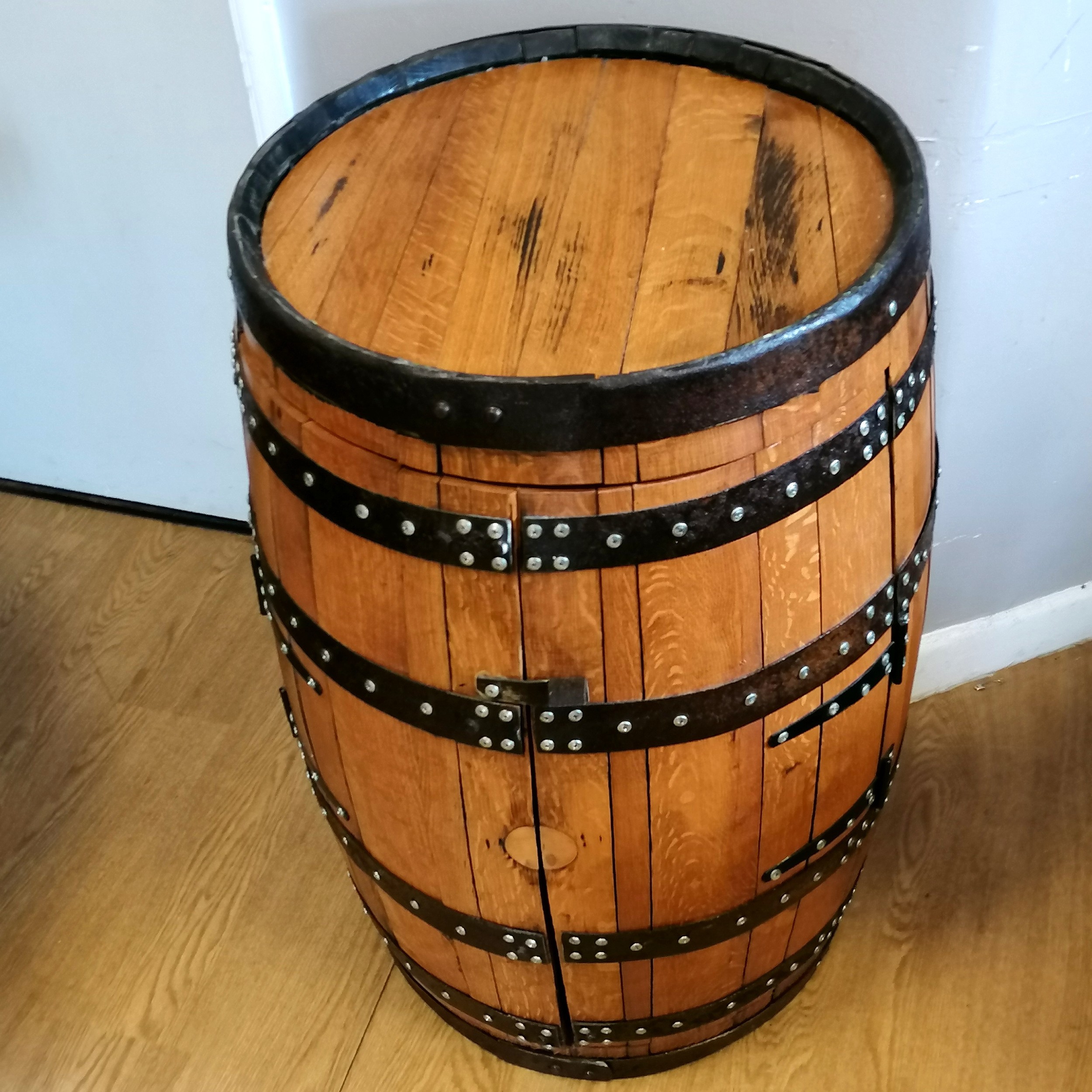 Bar/drinks cabinet converted from an oak whisky barrel with metal banding, 56cm diameter x 89cm high - Image 2 of 3