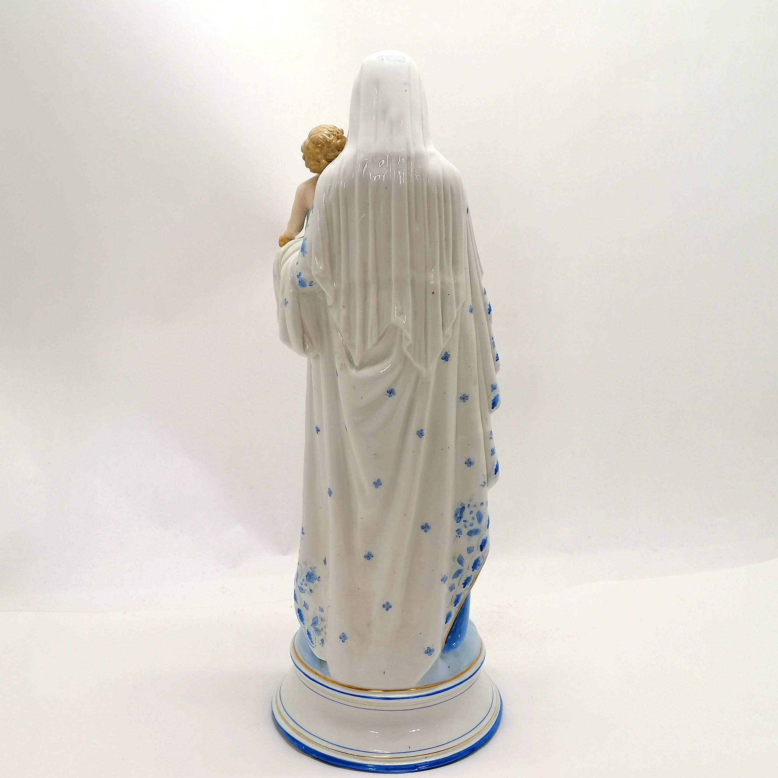 Continental large Madonna and child hand painted figurine - 51cm high Condition reportRestoration to - Image 4 of 6