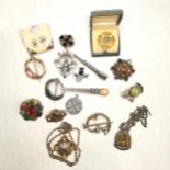 Qty of Scottish costume jewellery inc dirk brooches etc - SOLD ON BEHALF OF THE NEW BREAST CANCER