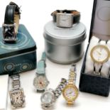 Quantity of ladies watches including boxed Fossil & Mercedes T/W 4 others including Smiths & Pulsar-