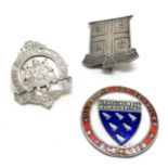 Mackay State High School (Australia) silver badge, WWI voluntary war service 1915-1919 :