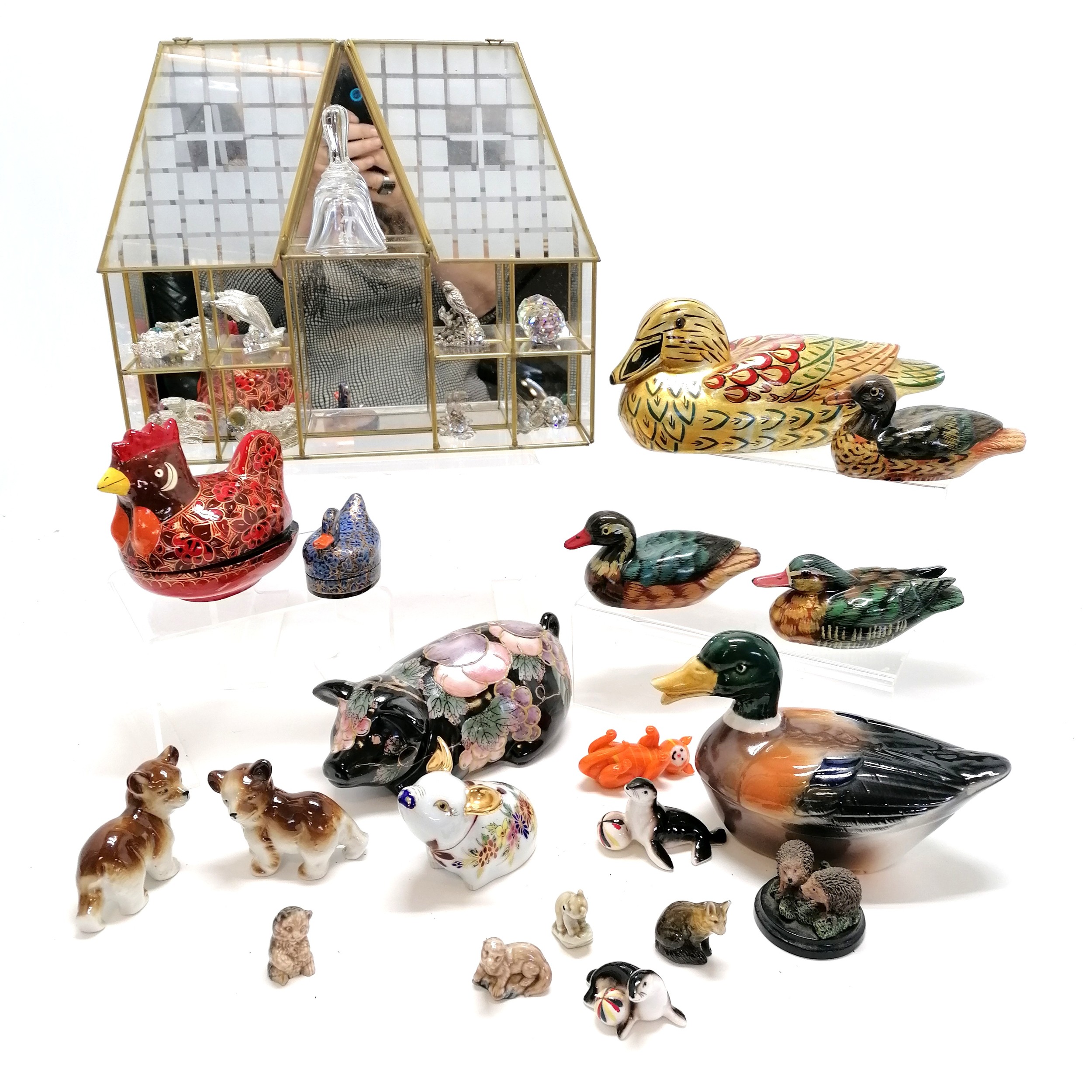Qty of animals inc cute orange glass cat, ducks (1 wood & ceramic / pottery), seals with balls,