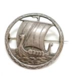 830 silver viking ship brooch with makers marks - 3cm diameter & 6.3g