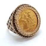 9ct gold mounted 1982 half sovereign ring - size O½ & total weight 10.1g