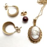 9ct hallmarked gold hand carved shell cameo pendant on a 9ct gold chain t/w pair of 9ct marked