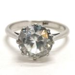 9ct marked white gold white topaz (?) solitaire stone set (approx 9mm diameter) ring - size M & 3.1g