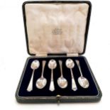 Cased set of silver teaspoons in a Mallory of Bath fitted box (silver 62g)