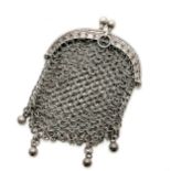 Antique unmarked silver mesh sovereign purse - 7cm x 4cm & 18.5g