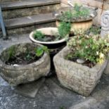 Four garden pots, pedestal planter largest 47cm diameter x 47cm high