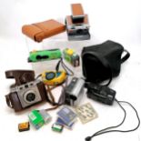 Qty of cameras inc Polaroid SX-70 in it's original leather case, Braun Gloria, Minolta etc,