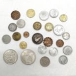 Small qty of coins inc 1887 QV 1/-, 2 large tokens etc