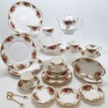 Qty of Royal Albert old country roses teaware etc - slight wear to some gilding otherwise no obvious