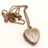 9ct hallmarked gold heart shaped locket on a 9ct gold 48cm chain - total weight 6.4g & in good