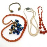 2 x Cornelian necklaces (longest 46cm, short necklace has gold clasp & is a/f) t/w loose venetian