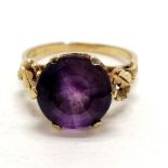 9ct gold ring set with an amethyst size p. Has rubbed hallmark. Total weight 4.4g