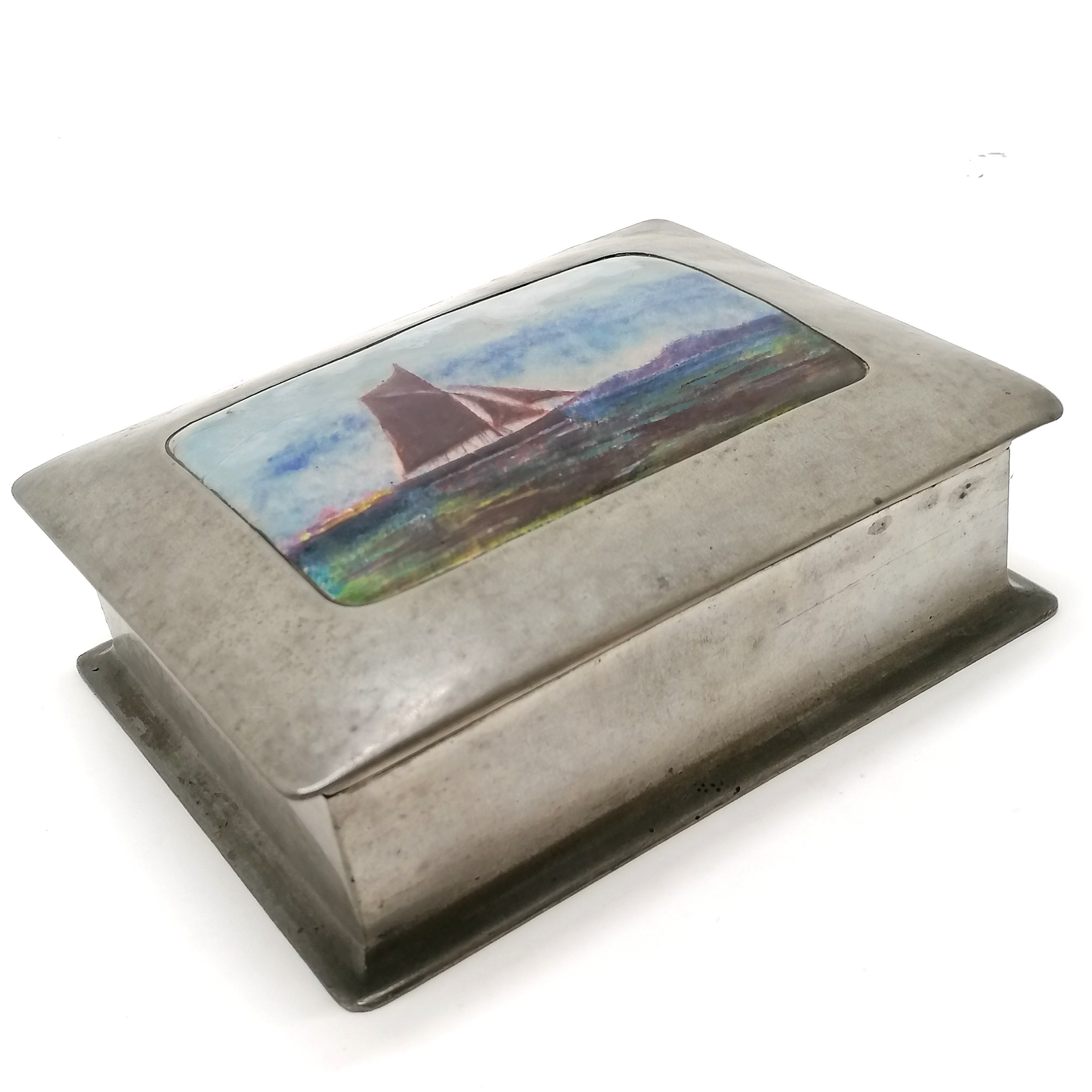 Liberty & Co : Tudric pewter Arts & Crafts jewellery box #083 with inset enamel plaque depicting - Image 7 of 8