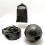 3 x antique cast iron weights - 28lb & 2 sack weights (1 with lion mask detail - 19cm high)