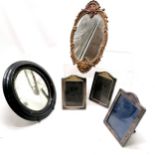 2 oval mirrors (largest 31cm across) + 3 photoframes