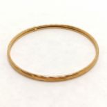 9ct hallmarked gold bangle - 6.8cm diameter & 4.1g