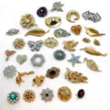 Qty of costume brooches inc Monet gold tone, fox, butterfly, starfish etc - SOLD ON BEHALF OF THE