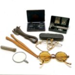 Qty of oddments inc Opticians boxed instruments set, green bakelite ever-ready boxed razor, bully
