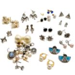 Qty of earrings inc 10 pairs of silver marked (inc enamel, pearl, celtic design, iron pyrite) t/w