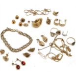 Qty of scrap gold 25g (total weight inc stones) of 9ct gold & 8.6g 18ct gold (1 large earring) -