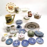 Qty of ceramics inc Crown Devon Fieldings Widdicombe fair musical jug (11cm high & runs),