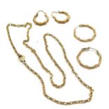 9ct hallmarked gold 44cm neckchain t/w 2 x pairs of unmarked gold hoop earrings - 7.9g total