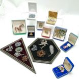 Qty of mostly costume brooches (some boxed) inc large dragon (10cm), Christmas tree, large flower