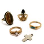 4 x costume rings inc frog holding black onyx, tigers eye, turquoise & white stone t/w small cross