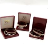5 x sterling silver bangles with chased decoration - 54g total ~ unworn and 3 are in original retail