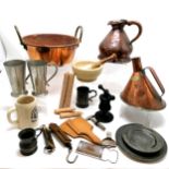 Quantity of kitchen Alia incl. a copper Bloods Whistling kettle, copper jug and jam pan, pestle